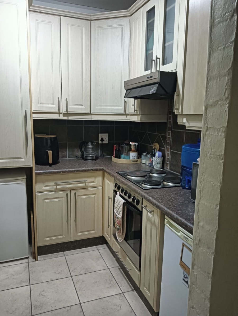 To Let  Bedroom Property for Rent in Humewood Eastern Cape